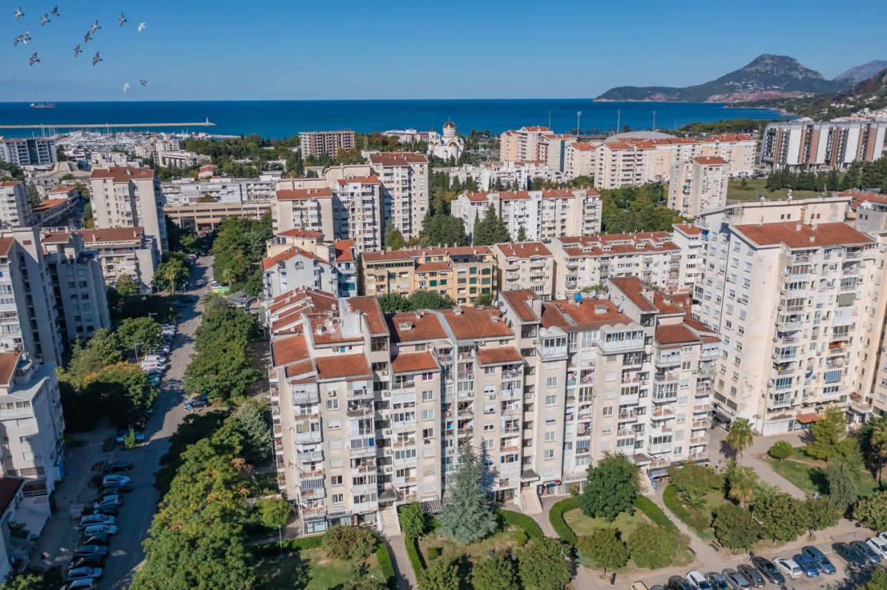 Aloha Apartment